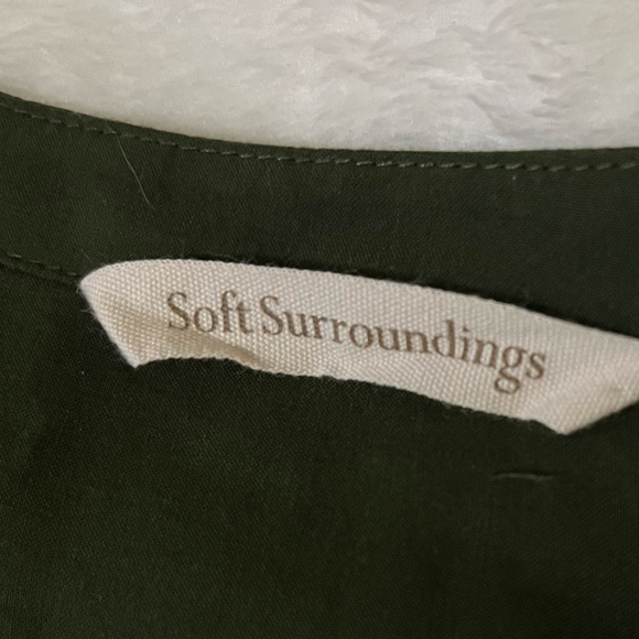 Soft Surrounding Women’s Dark Green Top with Velvet Striped Sleeve Sz M - Picture 10 of 13